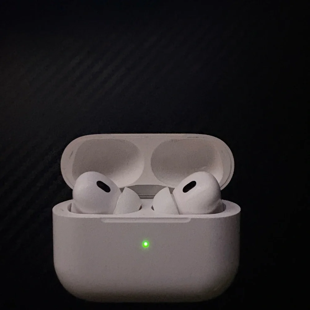 Apple White Wireless Earbuds Case